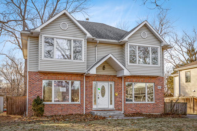 942 Meadow Road Northbrook, IL 60062 - Photo 1 of 19