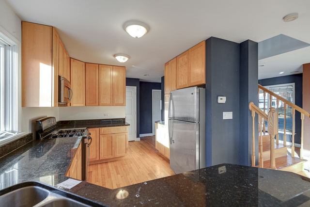 942 Meadow Road Northbrook, IL 60062 - Photo 10 of 19