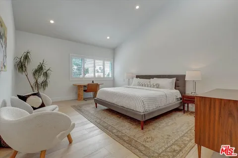 $1,695,000 | 930 California Avenue, Unit 301, Santa Monica, CA 90403