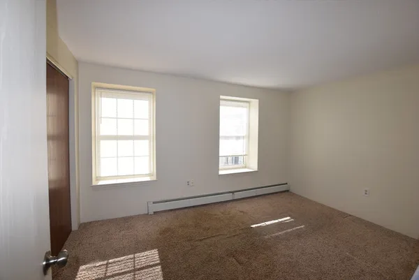$2,300 | 1245 Pawtucket Boulevard, Unit 4, Lowell, MA 01854