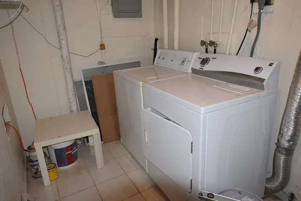 $2,300 | 1245 Pawtucket Boulevard, Unit 4, Lowell, MA 01854