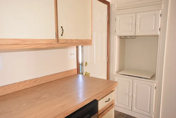 $2,300 | 1245 Pawtucket Boulevard, Unit 4, Lowell, MA 01854