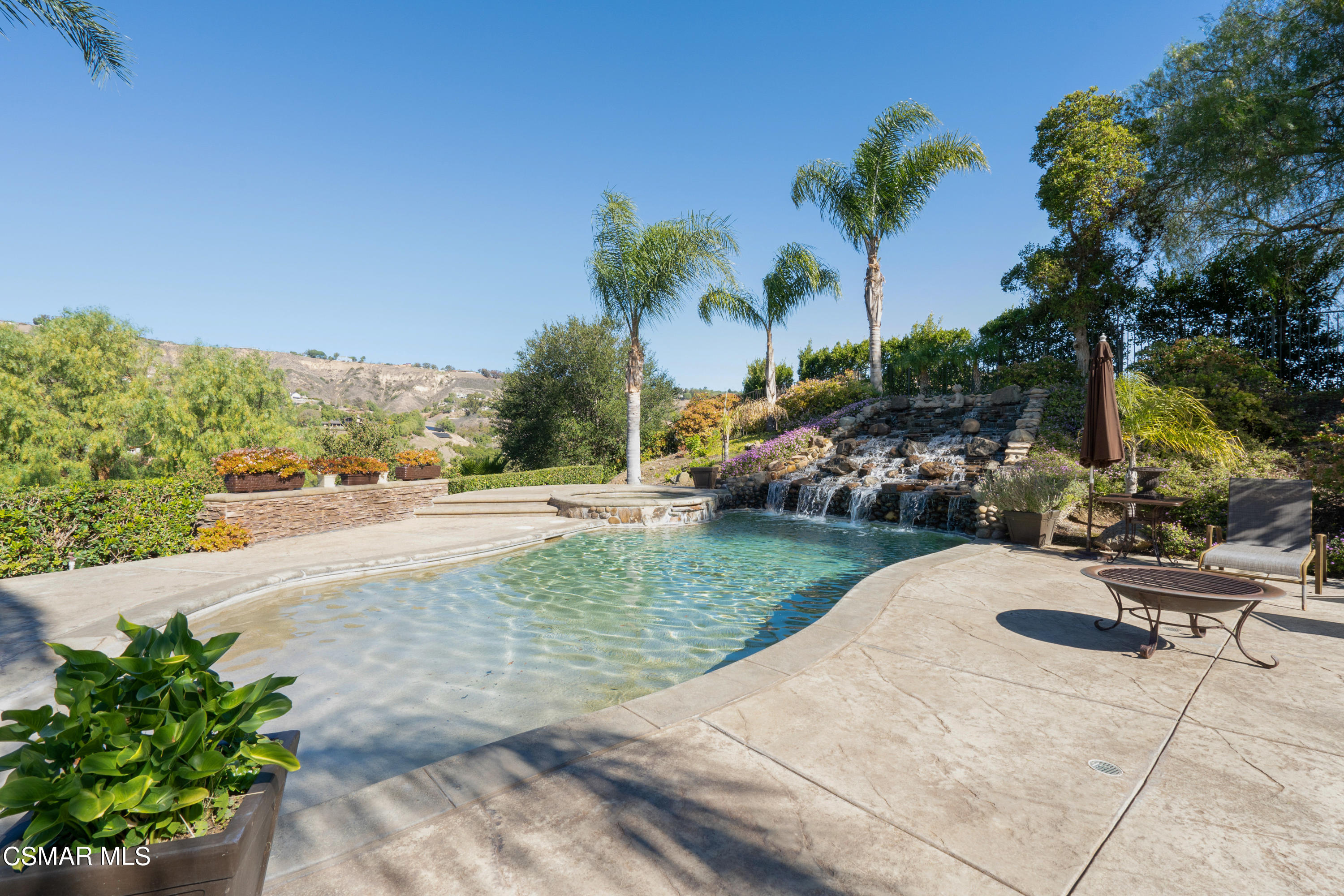 11951 Pradera Road Camarillo, CA 93012 - Photo 2 of 63 51_10153480_132791_132791-EI-151