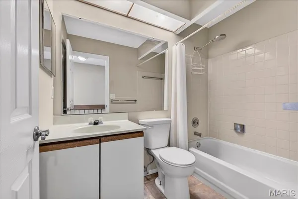 $194,900 | 352 Windsor Place, Unit B, St. Peters, MO 63376