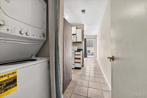 $194,900 | 352 Windsor Place, Unit B, St. Peters, MO 63376