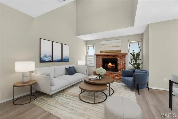 $194,900 | 352 Windsor Place, Unit B, St. Peters, MO 63376