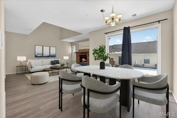 $194,900 | 352 Windsor Place, Unit B, St. Peters, MO 63376