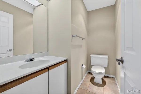 $194,900 | 352 Windsor Place, Unit B, St. Peters, MO 63376