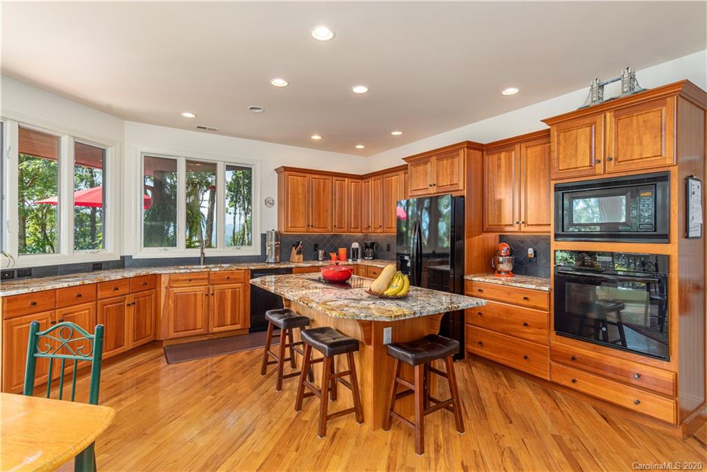 180 Dry Ridge Road Asheville, NC 28804 - Photo 11 of 31 Gallery Image 11
