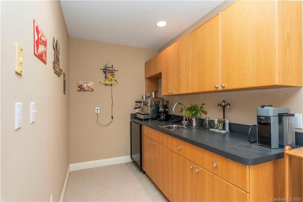180 Dry Ridge Road Asheville, NC 28804 - Photo 23 of 31 Gallery Image 23