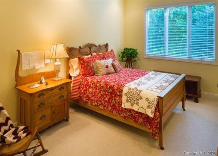 180 Dry Ridge Road Asheville, NC 28804 - Photo 24 of 31 Gallery Image 24