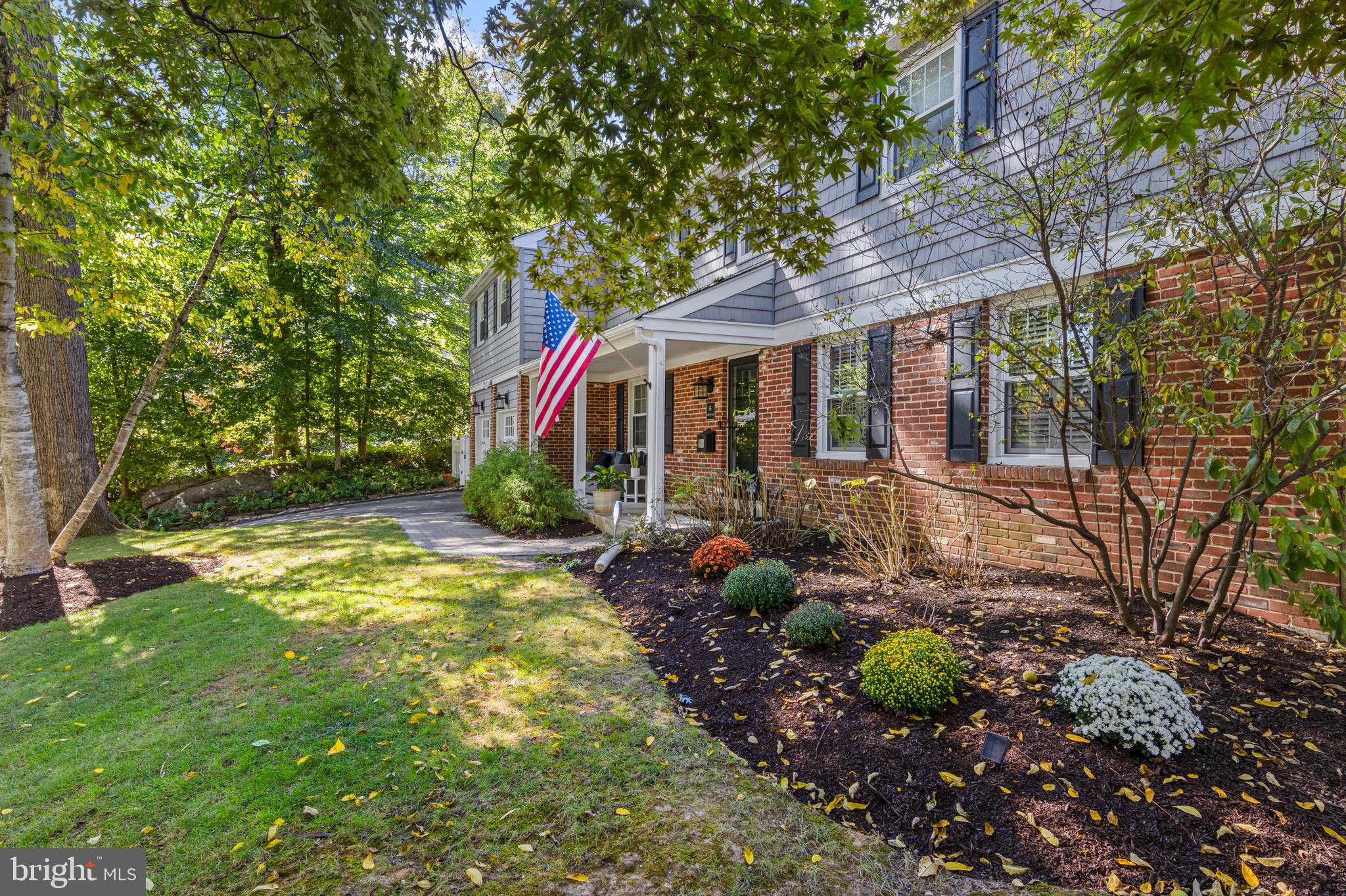 66 Oakford Road Wayne, PA 19087 - Photo 5 of 63 a front view of a house with garden