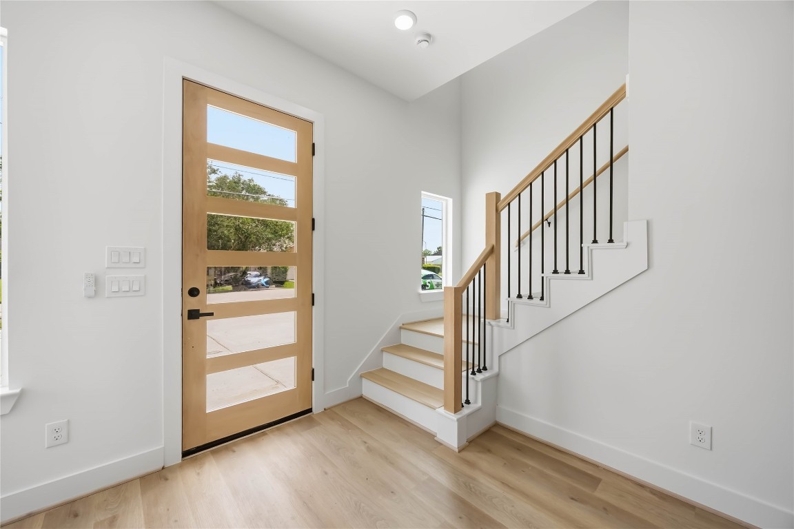 8022 Corinth Street, Unit AB Houston, TX 77051 - Photo 3 of 29
