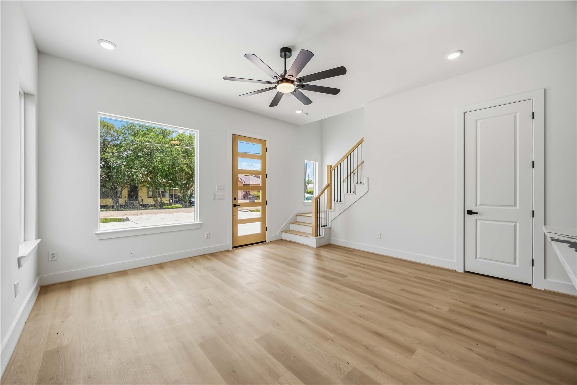 8022 Corinth Street, Unit AB Houston, TX 77051 - Photo 5 of 29