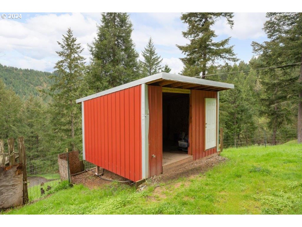 10908 North Myrtle Road Myrtle Creek, OR 97457 - Photo 20 of 43 Gallery Image 20