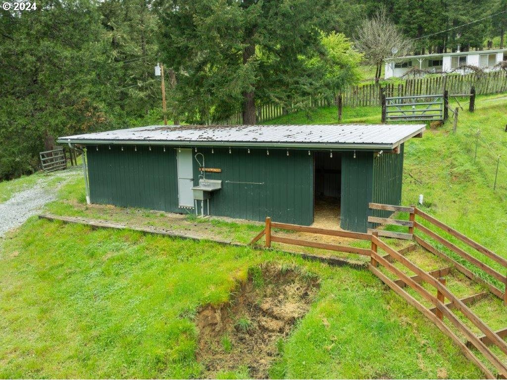 10908 North Myrtle Road Myrtle Creek, OR 97457 - Photo 8 of 43 Gallery Image 8