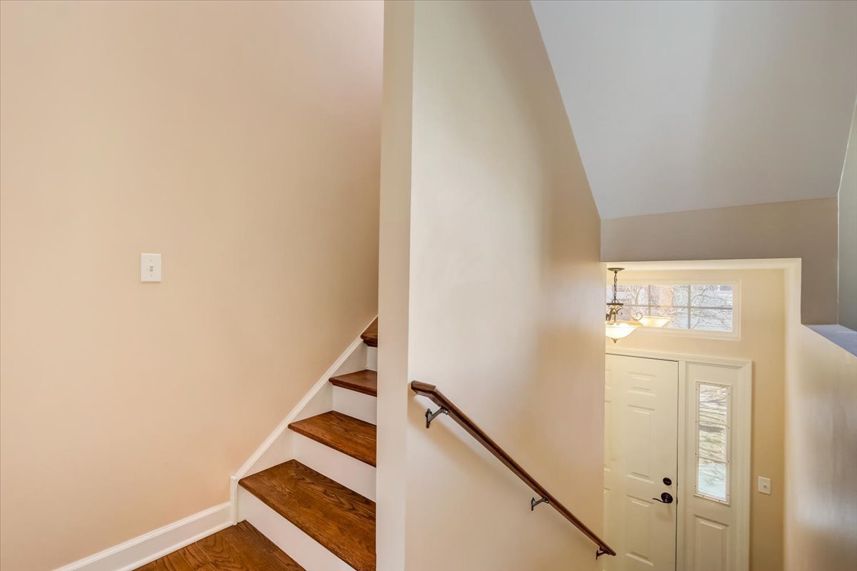 3372 Ravinia Circle Aurora, IL 60504 - Photo 17 of 39 a view of entryway with wooden floor