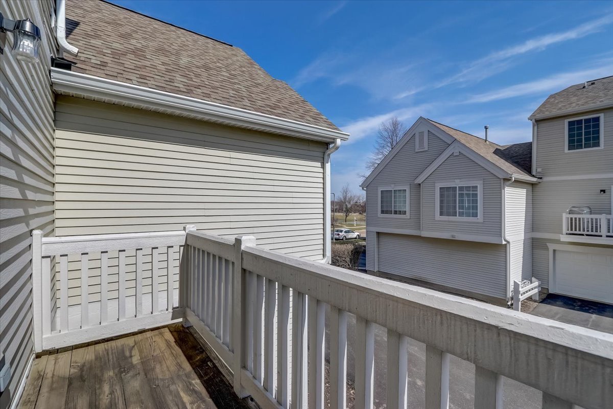 3372 Ravinia Circle Aurora, IL 60504 - Photo 35 of 39 a view of a house with wooden fence