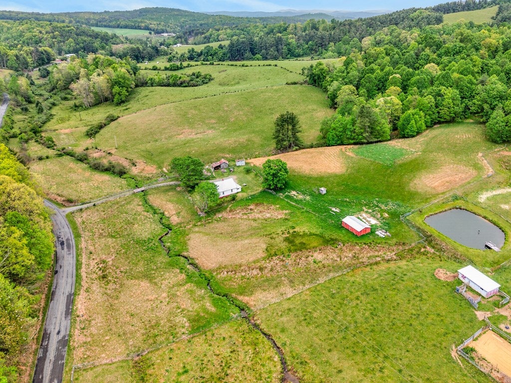 622 Soapstone Road Galax, VA 24333 - Photo 49 of 68 Gallery Image 49