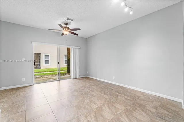 $2,100 | 4990 Palmbrooke Circle, West Palm Beach, FL 33417