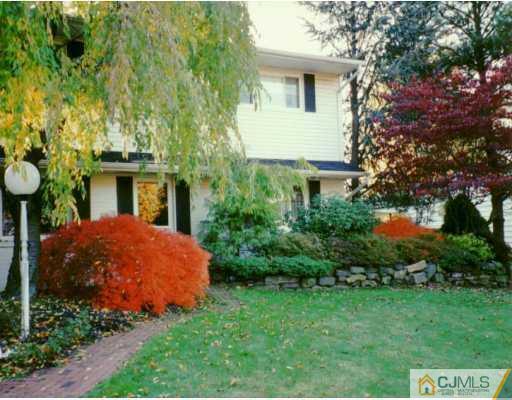 7 Dundee Road Kendall Park, NJ 08824 - Photo 1 of 4 Gallery Image 1