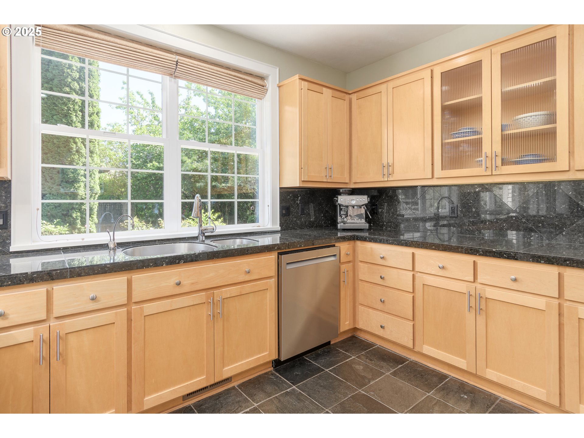2808 Edgewater Drive Eugene, OR 97401 - Photo 11 of 48 Kitchen