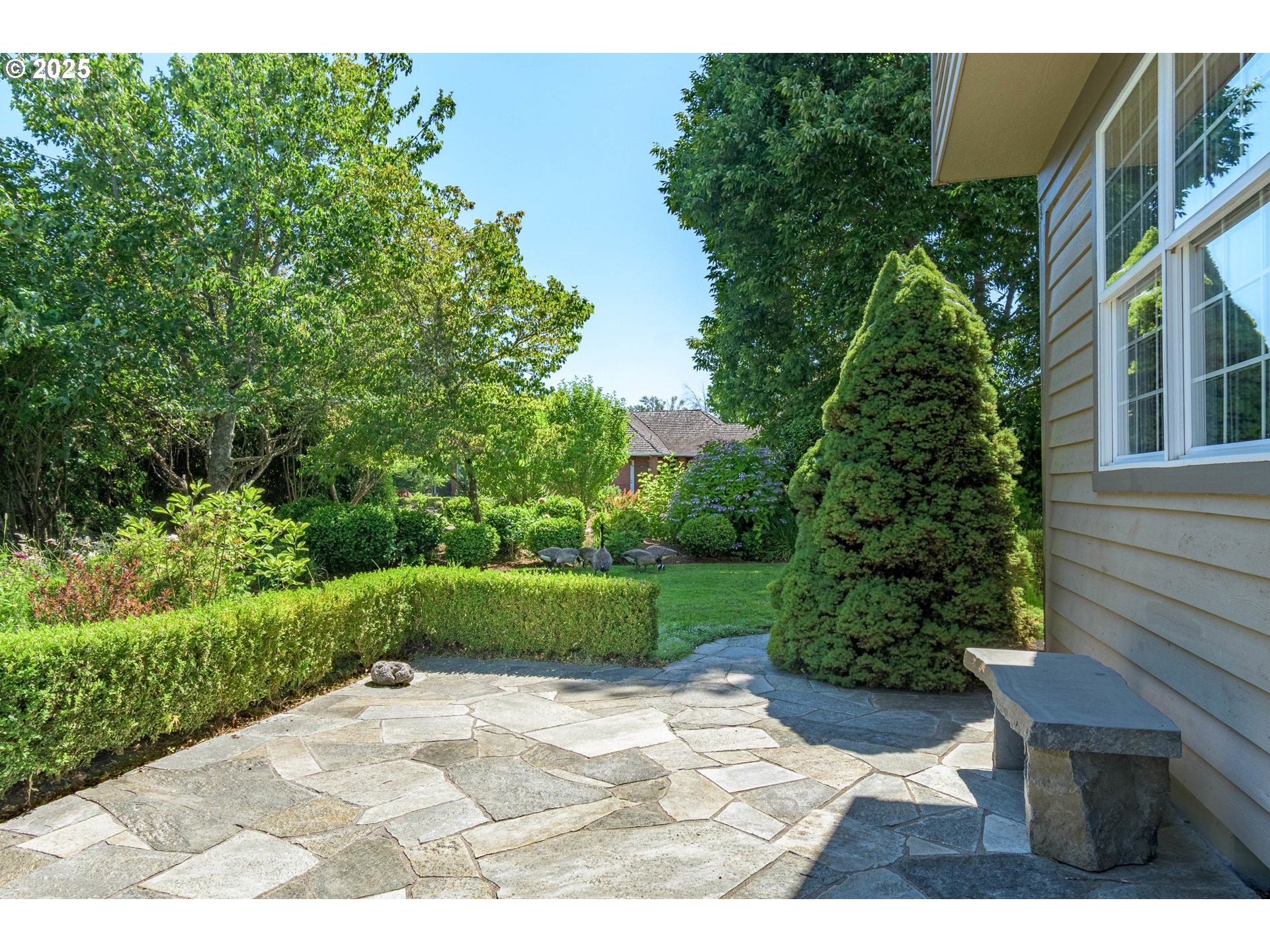 2808 Edgewater Drive Eugene, OR 97401 - Photo 19 of 48 Patio