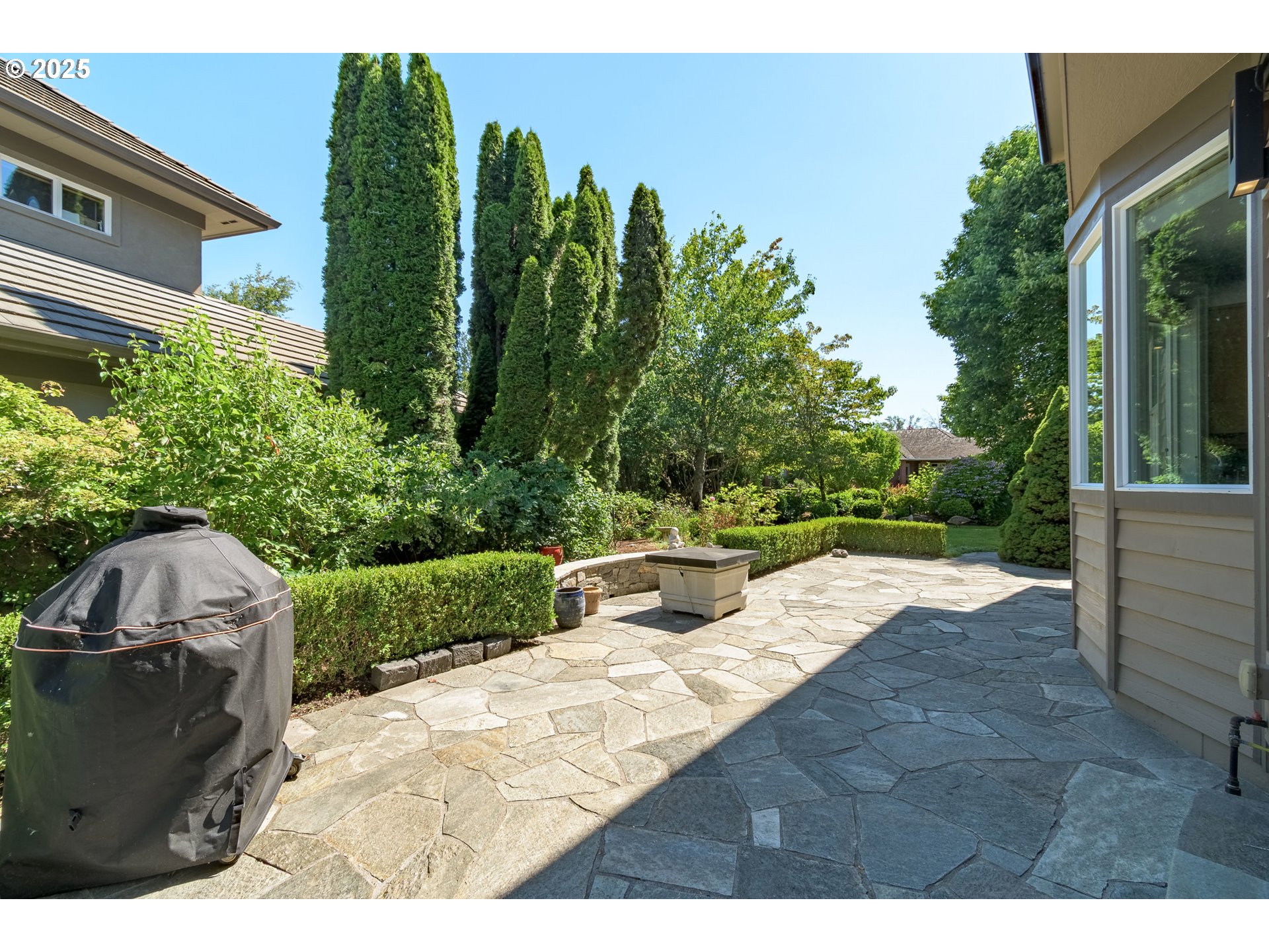 2808 Edgewater Drive Eugene, OR 97401 - Photo 20 of 48 Patio
