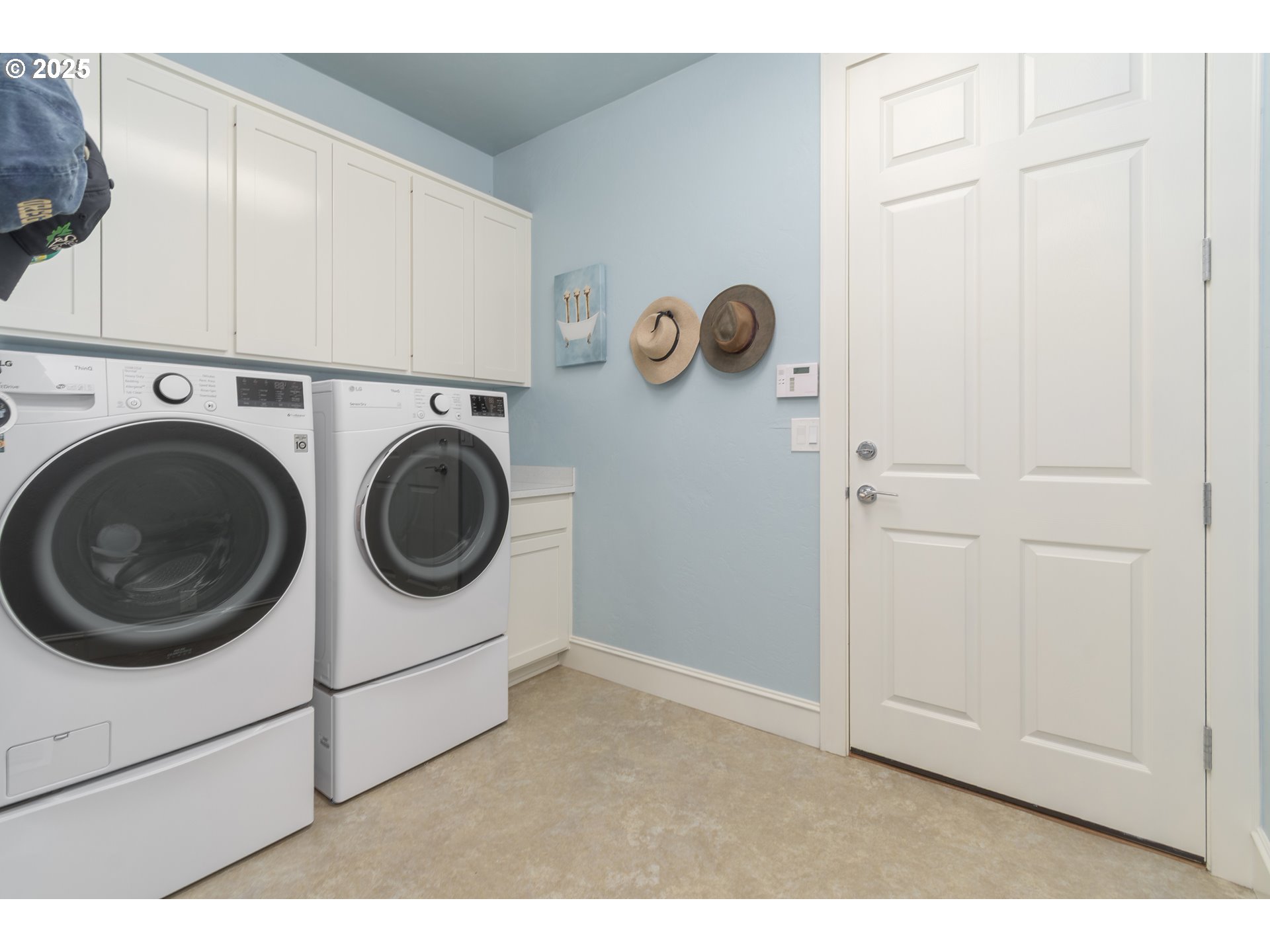 2808 Edgewater Drive Eugene, OR 97401 - Photo 22 of 48 Laundry