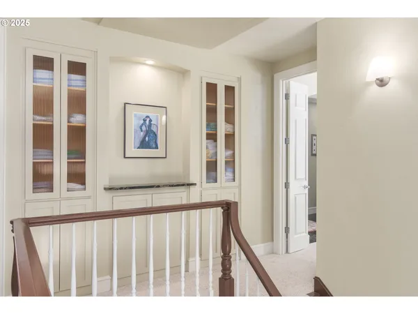 $869,000 | 2808 Edgewater Drive, Eugene, OR 97401