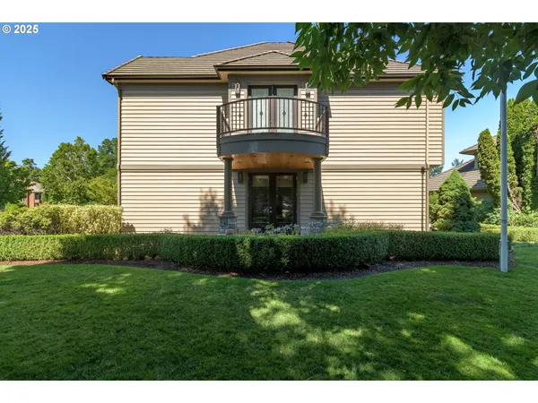 $869,000 | 2808 Edgewater Drive, Eugene, OR 97401