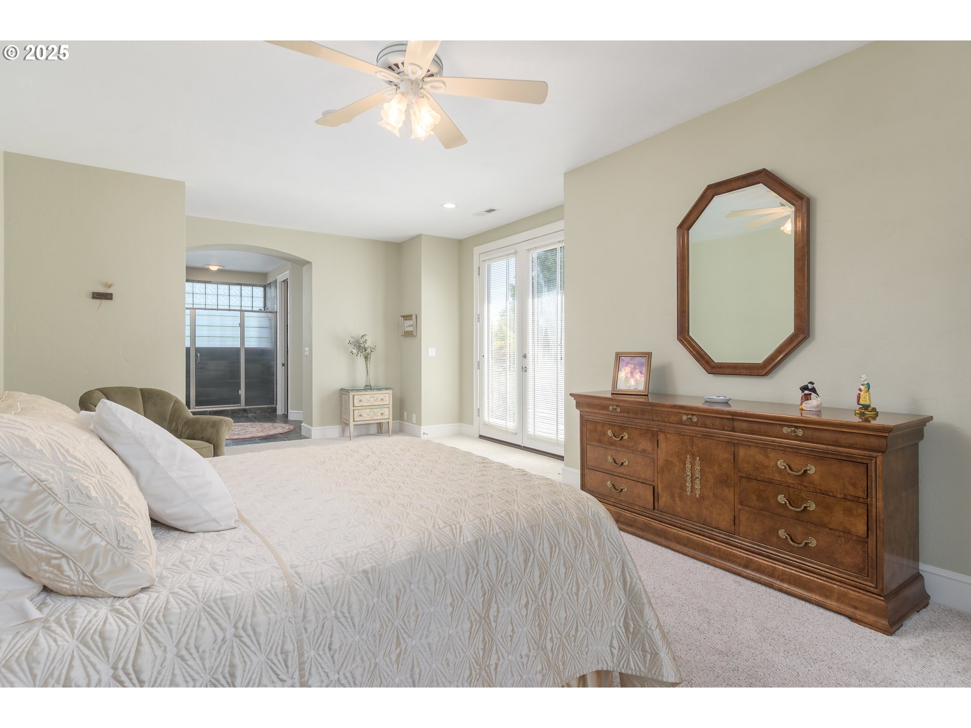 2808 Edgewater Drive Eugene, OR 97401 - Photo 29 of 48 Primary Bedroom