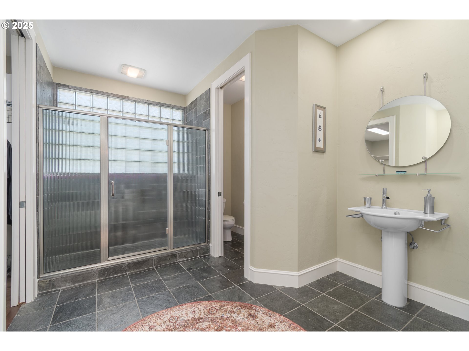 2808 Edgewater Drive Eugene, OR 97401 - Photo 30 of 48 Bathroom, Attached