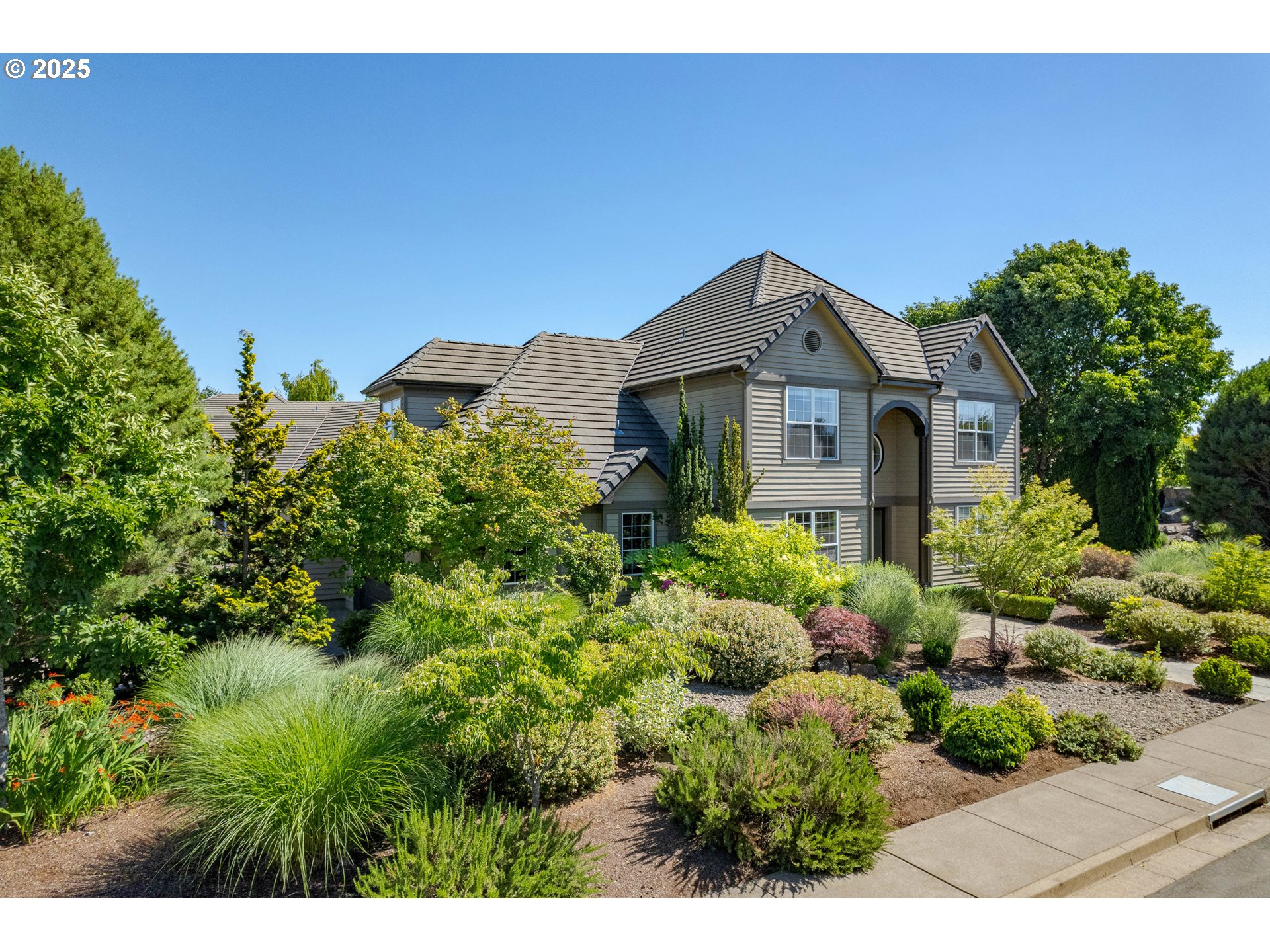 2808 Edgewater Drive Eugene, OR 97401 - Photo 31 of 48