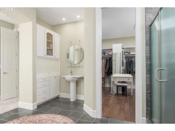 $869,000 | 2808 Edgewater Drive, Eugene, OR 97401