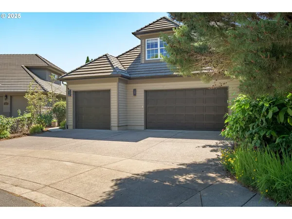 $869,000 | 2808 Edgewater Drive, Eugene, OR 97401