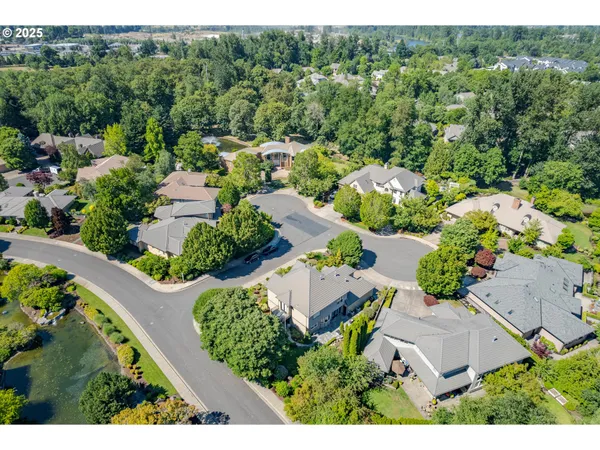 $869,000 | 2808 Edgewater Drive, Eugene, OR 97401