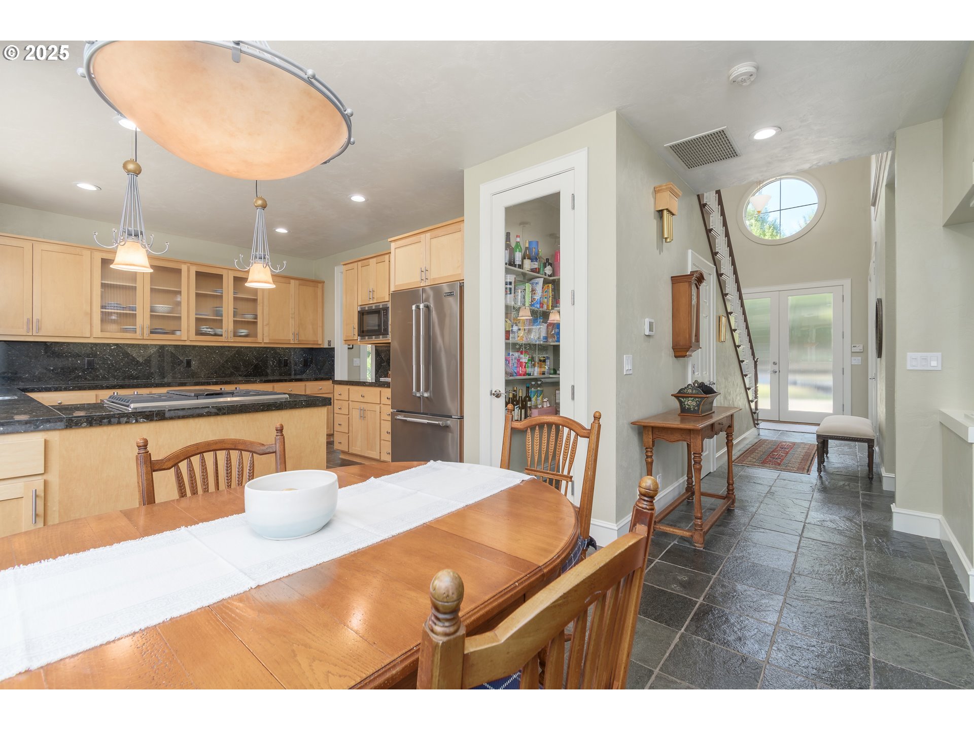 2808 Edgewater Drive Eugene, OR 97401 - Photo 9 of 48 Breakfast Area