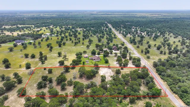 $139,900 | 222 Flash Circle, Luling, TX 78648