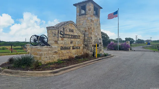 $139,900 | 222 Flash Circle, Luling, TX 78648