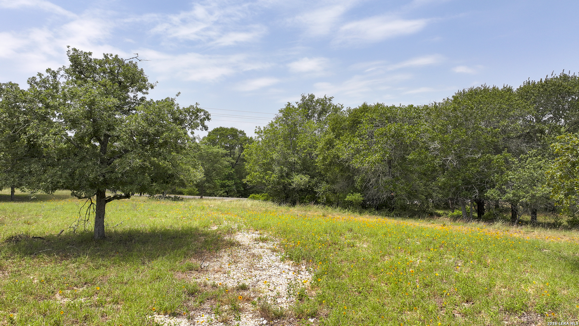 222 Flash Circle Luling, TX 78648 - Photo 2 of 14