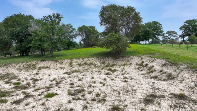 $139,900 | 222 Flash Circle, Luling, TX 78648