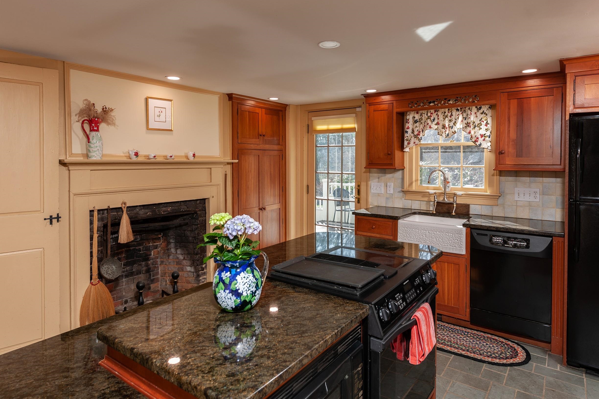 2 Old County Road York, ME 03902 - Photo 10 of 30 Gallery Image 10