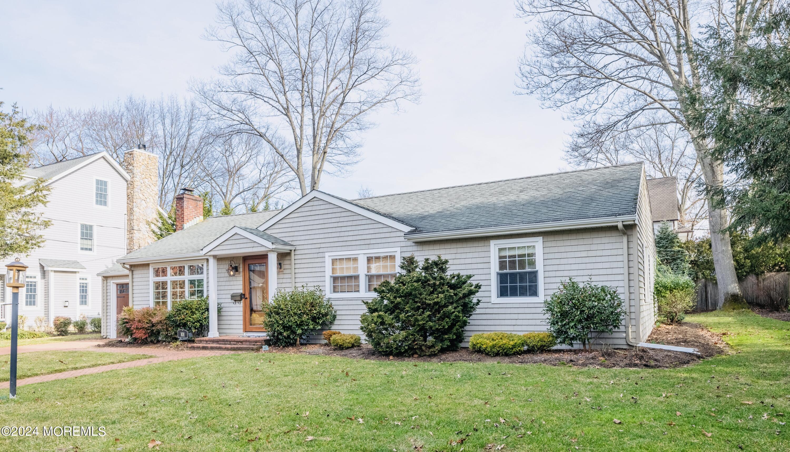 101 Oak Place Fair Haven, NJ 07704 - Photo 2 of 30 39AEDE51-D67D-409E-8E40-4BFB7E5157B7