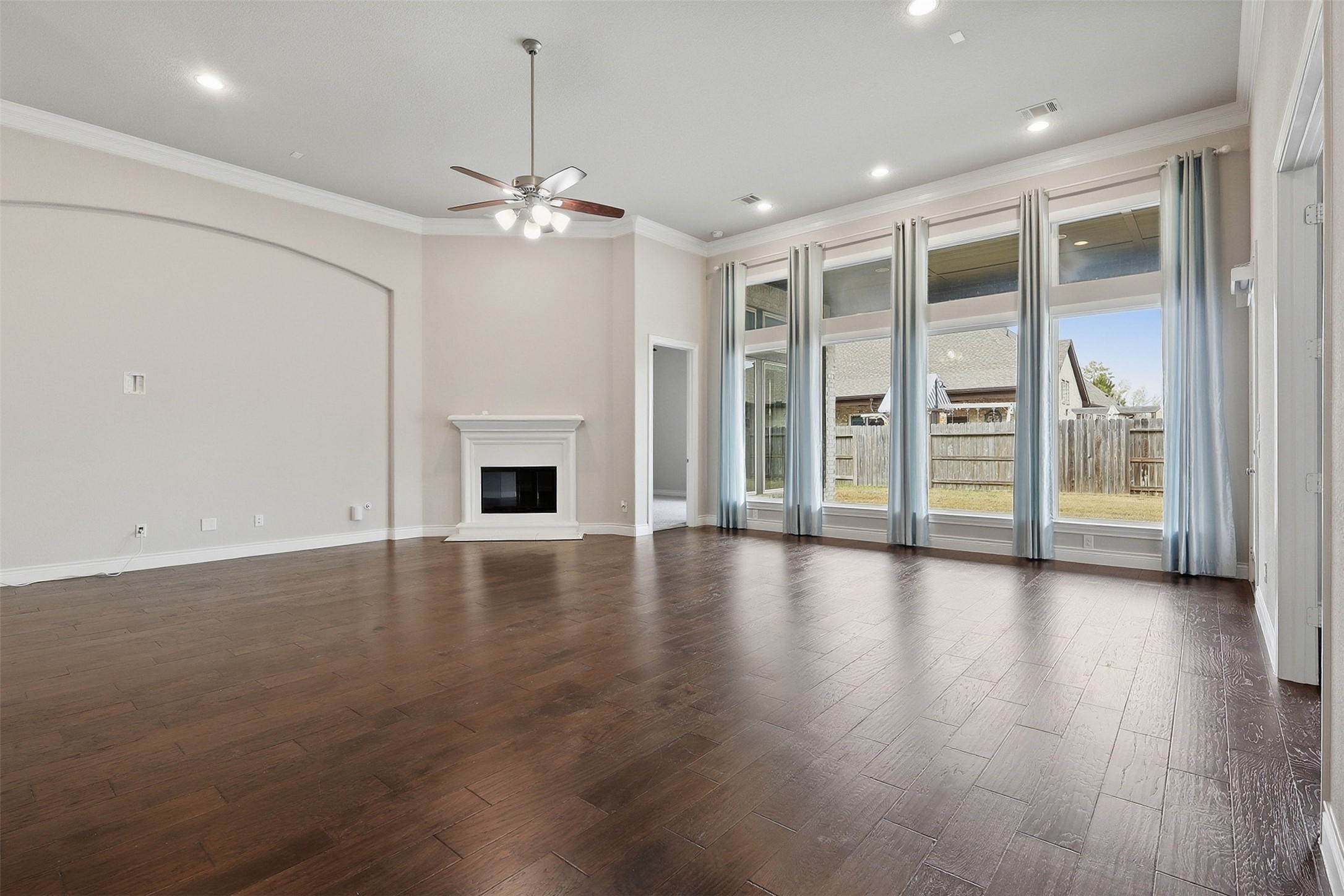 15411 Sunglow Haven Street Conroe, TX 77302 - Photo 5 of 42