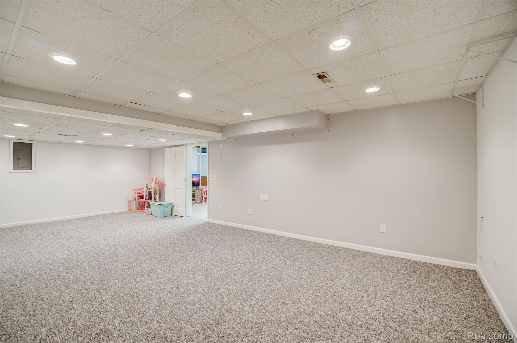 45011 Glengarry Road Canton, MI 48188 - Photo 36 of 41 Gallery Image 36