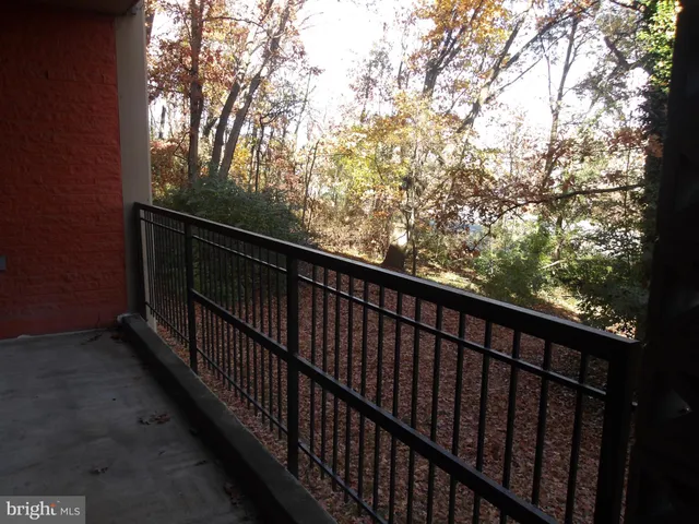 $2,600 | 8 South Van Dorn Street, Unit 201ALEXANDRIA, Alexandria, VA 22304