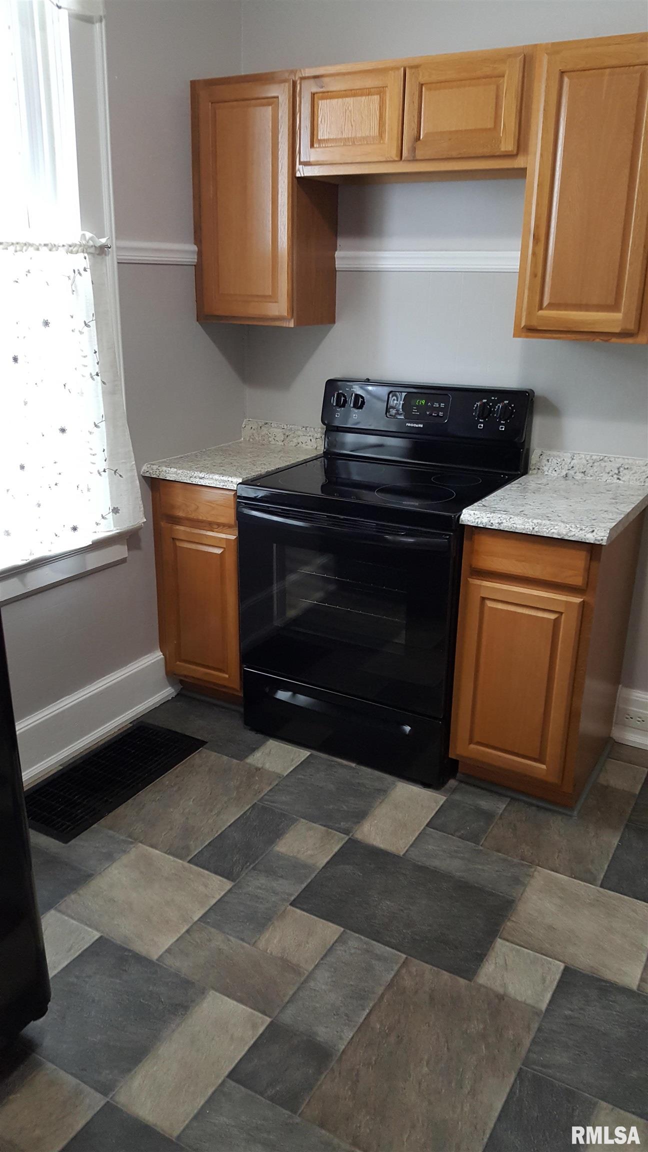 2050 Broadway Street Quincy, IL 62301 - Photo 3 of 11