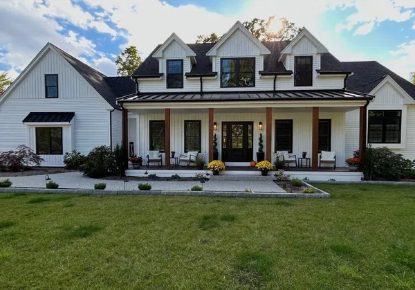 $1,800,000 | 401 South Street, Foxboro, MA 02035