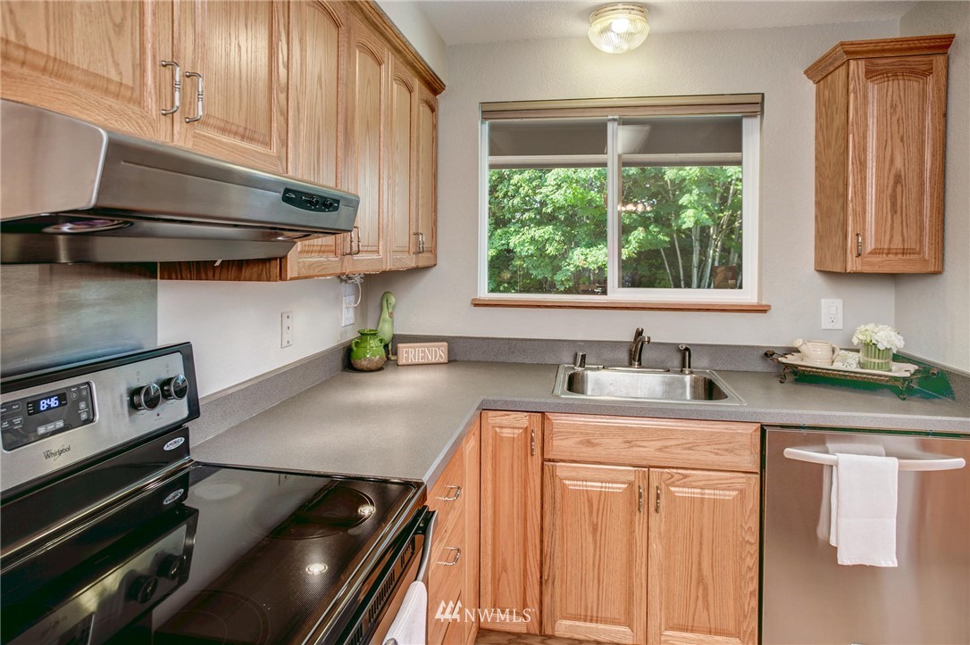 105 239th Place Southwest Bothell, WA 98021 - Photo 9 of 23